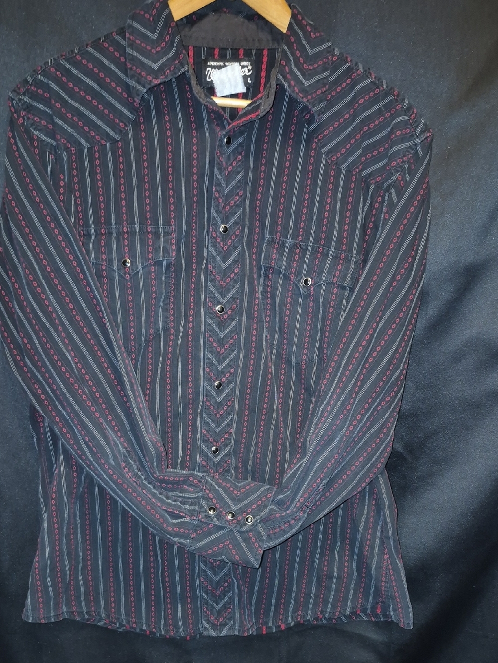 VINTAGE Wrangler Black Shirt with Burgundy Pinstripe Pattern